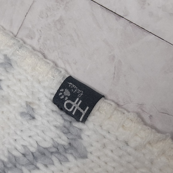 Hot Paws Snowflake Winter Scarf - Picture 3 of 7